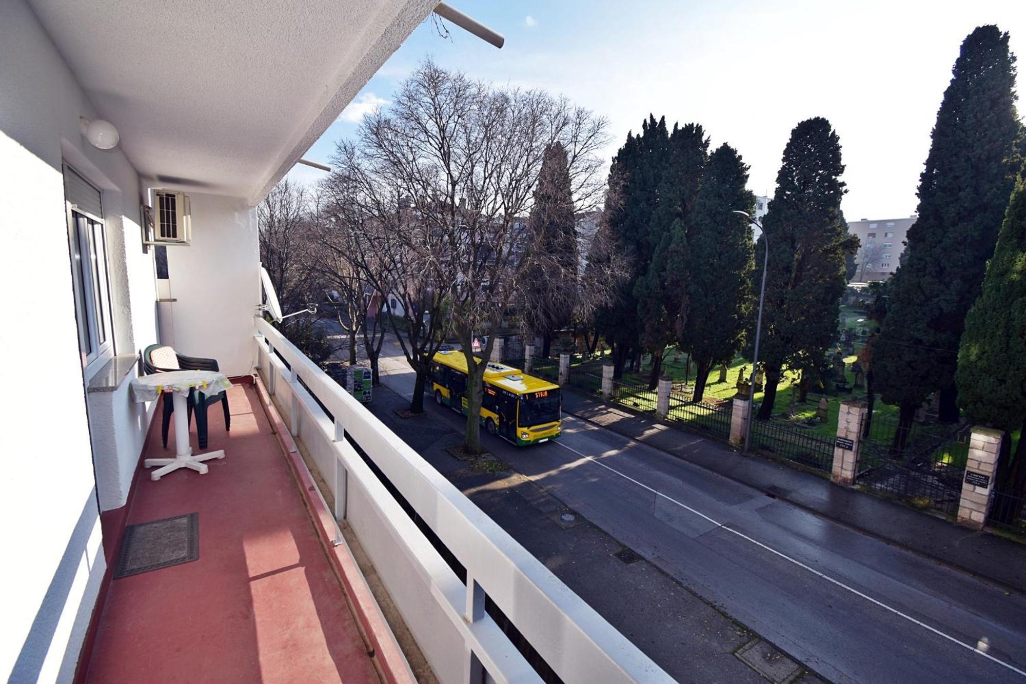 Apartment Navy Near The Beach Pula Exterior foto